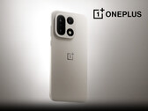 OnePlus 15 в начальном варианте цвета Sand Storm. (Источник изображения: OnePlus)