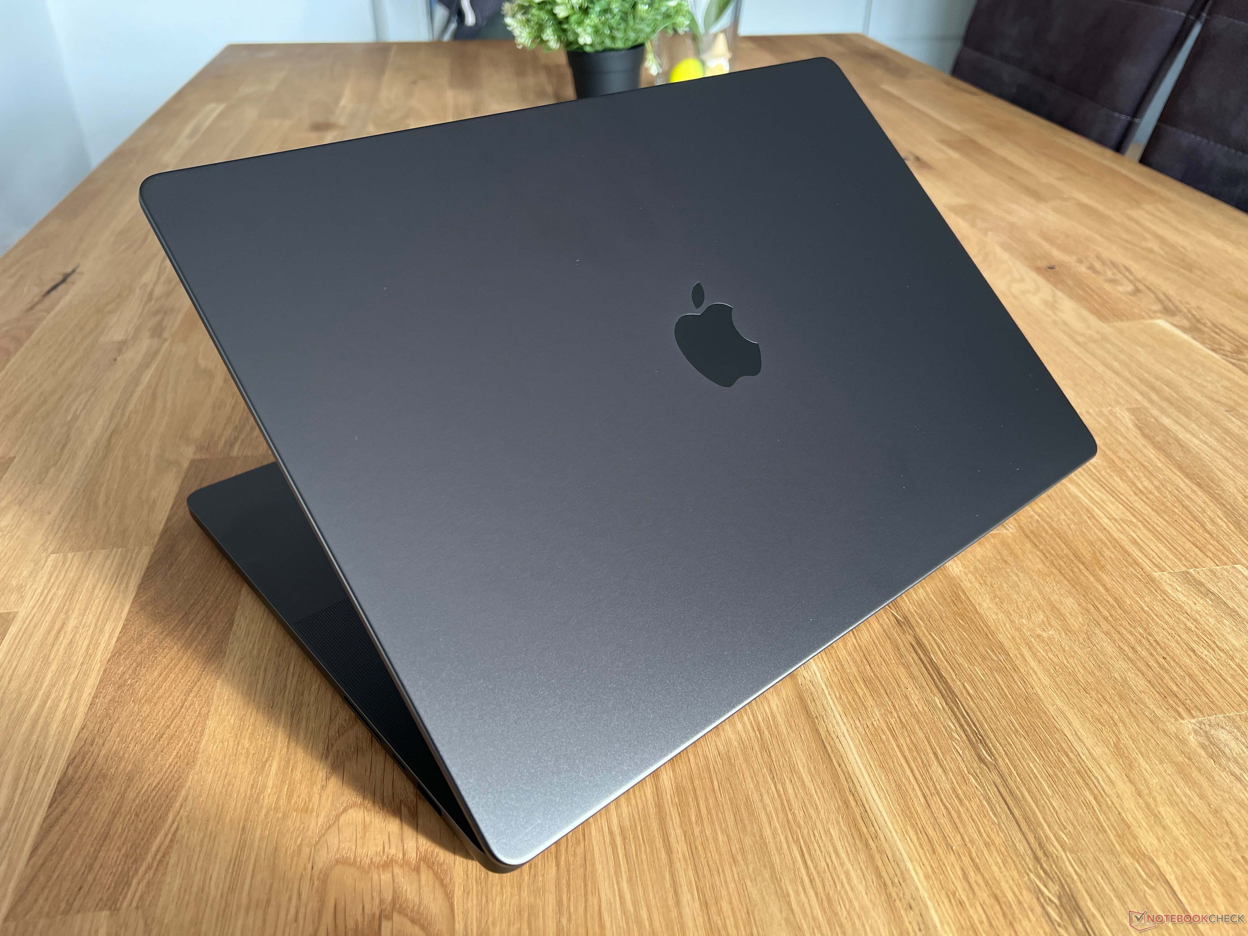 Обзор ноутбука Apple MacBook Pro 16 2023 M3 Max - Мощный M3 Max бросает  вызов HX-чипам AMD и Intel - notebookcheck-ru.com Обзоры