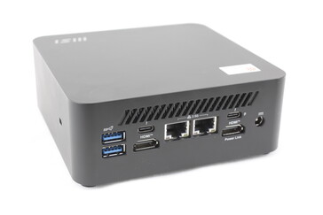 Сзади: 2x USB-A 3.2 Gen. 2 (10 Гбит/с), 2x USB-C w/ Thunderbolt 4 + Power Delivery + DisplayPort, 2x HDMI 2.1, 2x RJ-45 (2,5 Гбит/с), бочкообразный адаптер переменного тока