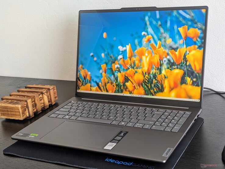 Lenovo Yoga Pro 9 16IMH9 RTX 4050