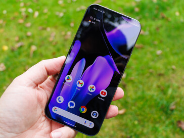 Читабельность на улице Google Pixel 9 Pro XL