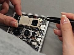 Xiaomi 15 Ultra оснащен двумя огромными датчиками камеры на задней панели. (Источник изображения: Cici Lao Wei)