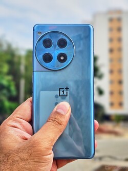 OnePlus 12R 5G в цвете Cool Blue