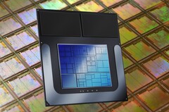 В процессорах Intel Lunar Lake используется узел TSMC N3B. (Источник изображения: Laura Ockel на Unsplash, Intel, отредактировано)