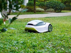 Робот-газонокосилка HYgreen GOMOW будет доступна для предварительного заказа в июле. (Источник изображения: HYgreen)
