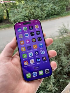 В iPhone 17 может использоваться тот же дисплей, что и в iPhone 16 Pro (на фото). (Источник изображения: Notebookcheck)