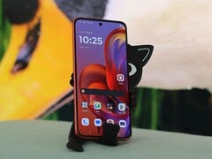 Motorola Edge 50 Neo - одно из устройств, которые, как сообщается, пострадали от этой проблемы. (Источник изображения: Notebookcheck)