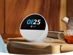 Amazon вновь выпускает Echo Spot, но с меньшим дисплеем. (Источник изображения: Amazon)