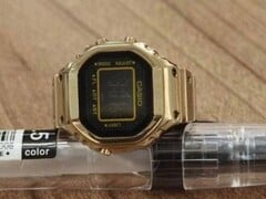 Появились слухи о новой золотой версии часов с кольцом Casio CRW-001. (Источник изображения: Goldblitz Sdn Bhd через Facebook)