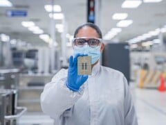 Корпорация Intel сообщает об успехах литографических машин ASML High-NA EUV. На фото: Чип Intel Xeon. (Источник изображения: Intel)