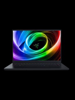 В этом году Razer Blade 16 стал еще тоньше (Источник изображения: Razer)