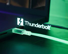 Руководитель Lenovo говорит, что системам "еще рано" широко внедрять Thunderbolt 5 (Источник изображения: Razer - отредактировано)