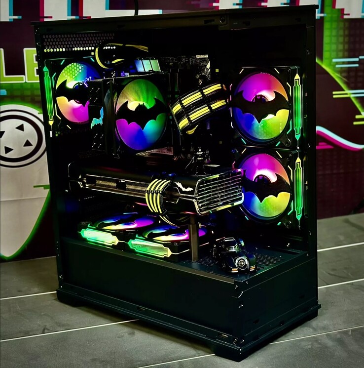 Сборка летучей мыши в RGB (Источник изображения: int3t3ch на eBay)