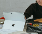 Microsoft начнет 2025 год с новых выпусков Surface Laptop и Surface Pro на базе архитектуры x86. (Источник изображения: Microsoft)