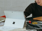 Microsoft начнет 2025 год с новых выпусков Surface Laptop и Surface Pro на базе архитектуры x86. (Источник изображения: Microsoft)