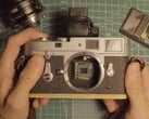 Leica M2 можно превратить в цифровую камеру с помощью Raspberry Pi. (Источник изображения: Майкл Сугуитан)