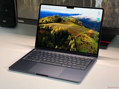 Такие ноутбуки, как Apple MacBook Air, в будущем могут получить модем 5G. (Источник изображения: Notebookcheck)