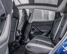 Заднее сиденье автомобиля Tesla Model Y. Автопроизводитель добавит функцию обнаружения присутствия детей в другие модели (Источник изображения: MotorTrends)