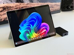 Возможно, Microsoft планирует уменьшить Surface Pro (Источник изображения: Notebookcheck)