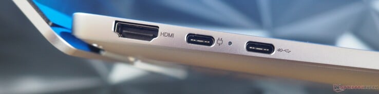 Левая сторона: HDMI 2.1, USB-A 3.2 Gen 1 (DisplayPort 1.4, PowerDelivery), USB-C 4.0 (DisplayPort 1.4, PowerDelivery)