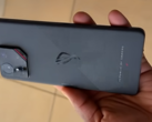 Утечка "ROG Phone 9" для практического использования. (Источник изображения: K-Tai Watch Impress Japan)