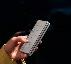 Appleпервый складной телефон OPPO Find N2, похоже, будет иметь такие же размеры, как и OPPO Find N2. (Источник изображения: OPPO)