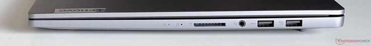 Правая сторона: картридер, аудио разъем, USB-A 3.2 Gen 1 (5 Гбит), USB-A 3.2 Gen 1 (5 Гбит, зарядка в режиме сна)