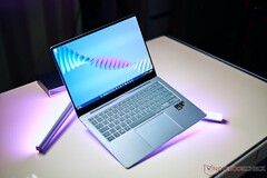 Samsung Galaxy Book4 Edge, похоже, лучше работает с AirJet по сравнению с традиционными вентиляторами. (Источник изображения: Notebookcheck)