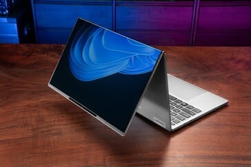 Lenovo ThinkBook Codename Flip демонстрирует свой гибкий шарнир. (Источник изображения: Lenovo)