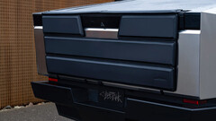 Cybertruck Tailgate Shield стоит 300 долларов (Источник изображения: Tesla)