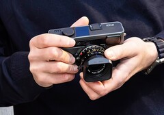 В Pixii Max впервые используется полнокадровая матрица. (Источник изображения: Pixii)