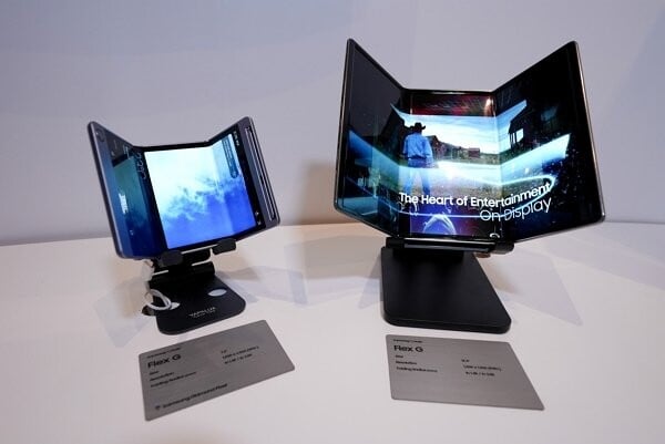 Samsung Display представила Flex G в двух размерах на выставке CES 2022. (Источник изображения: The Korea Herald)