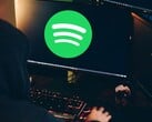 Киберпреступники пытаются заманить пользователей Spotify на мошеннические сайты с помощью вводящих в заблуждение плейлистов и спамерских подкастов. (Источник изображения: Pexels / Anete Lusina)