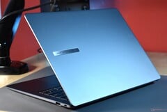 Intel снова эффективна: Asus ExpertBook P5 достигает 16 часов автономной работы благодаря Lunar Lake (источник изображения: Benjamin Herzig / Notebookcheck)