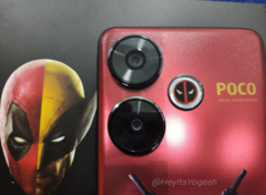 Специальная ограниченная серия Xiaomi POCO x Deadpool x Wolverine Special Limited Edition, похоже, имеет красную металлическую отделку. (Источник: Yogesh Brar on X/Twitter)