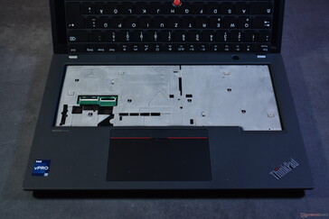 Lenovo ThinkPad P14s Gen 4 Intel: Клавиатура снята