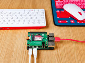 Набор Raspberry Pi SSD Kit все еще можно приобрести в некоторых магазинах в виде только HAT. (Источник изображения: Raspberry Pi Foundation)