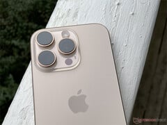 IPhone 16 Pro может стать последней моделью для нынешнего языка дизайна Apple. (Источник изображения: Notebookcheck)