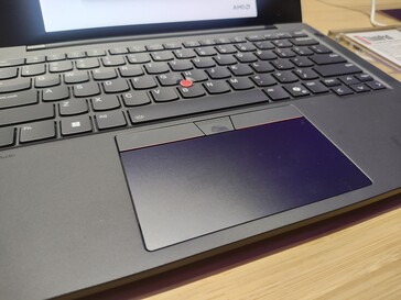 Lenovo ThinkPad T14s Gen 6 AMD: сенсорная панель (источник изображения: Benjamin Herzig)