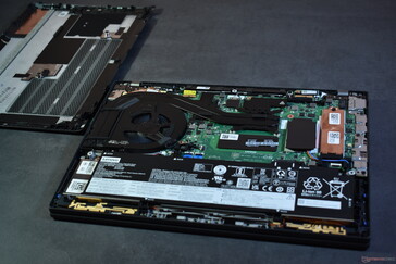 Lenovo ThinkPad P14s Gen 4 Intel: Внутренние компоненты