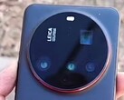 В выходные появилось короткое видео практического использования Xiaomi 15 Ultra, по крайней мере, в манекенном виде. Цвета и конфигурации также известны. (Источник изображения: X)