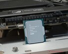 Intel Core i9-14900K теряет до 23% своей многоядерной производительности после обновления BIOS, призванного решить проблему деградации процессора. (Источник изображения: Себастьян Баде / Notebookcheck)