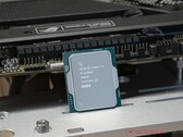 Intel Core i9-14900K теряет до 23% своей многоядерной производительности после обновления BIOS, призванного решить проблему деградации процессора. (Источник изображения: Себастьян Баде / Notebookcheck)