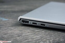 2 x Thunderbolt 4 (USB-C, DisplayPort), одно гнездо совместимо с PowerDelivery