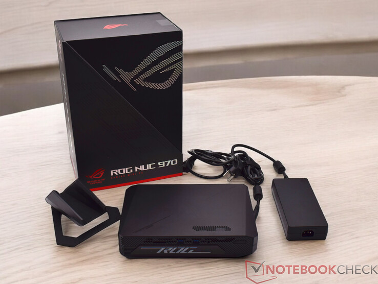 Комплект поставки Asus ROG NUC