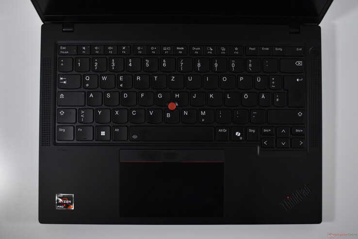 Lenovo ThinkPad T14 Gen 5 AMD: область клавиатуры