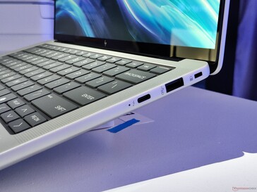 HP EliteBook X G1a: Порты справа (источник изображения: Бенджамин Херциг)