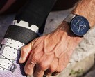 Новая титановая версия оригинальных часов Suunto Race S (вверху) скоро появится в продаже. (Источник изображения: Suunto)