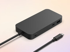 Новый USB4 Dock от Microsoft гораздо меньше своего предшественника Thunderbolt 4. (Источник изображения: Microsoft)