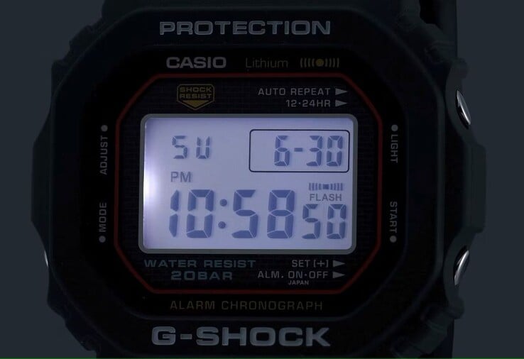 В отличие от оригинальной модели DW-5000C 1983 года, в часах G-Shock DW-5000R используется светодиодная подсветка Super Illuminator от Casio для лучшей видимости в темное время суток. (Источник изображения: Casio)